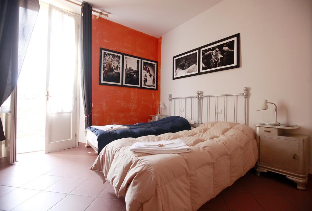 سيينا B&B Le Lupe الغرفة الصورة